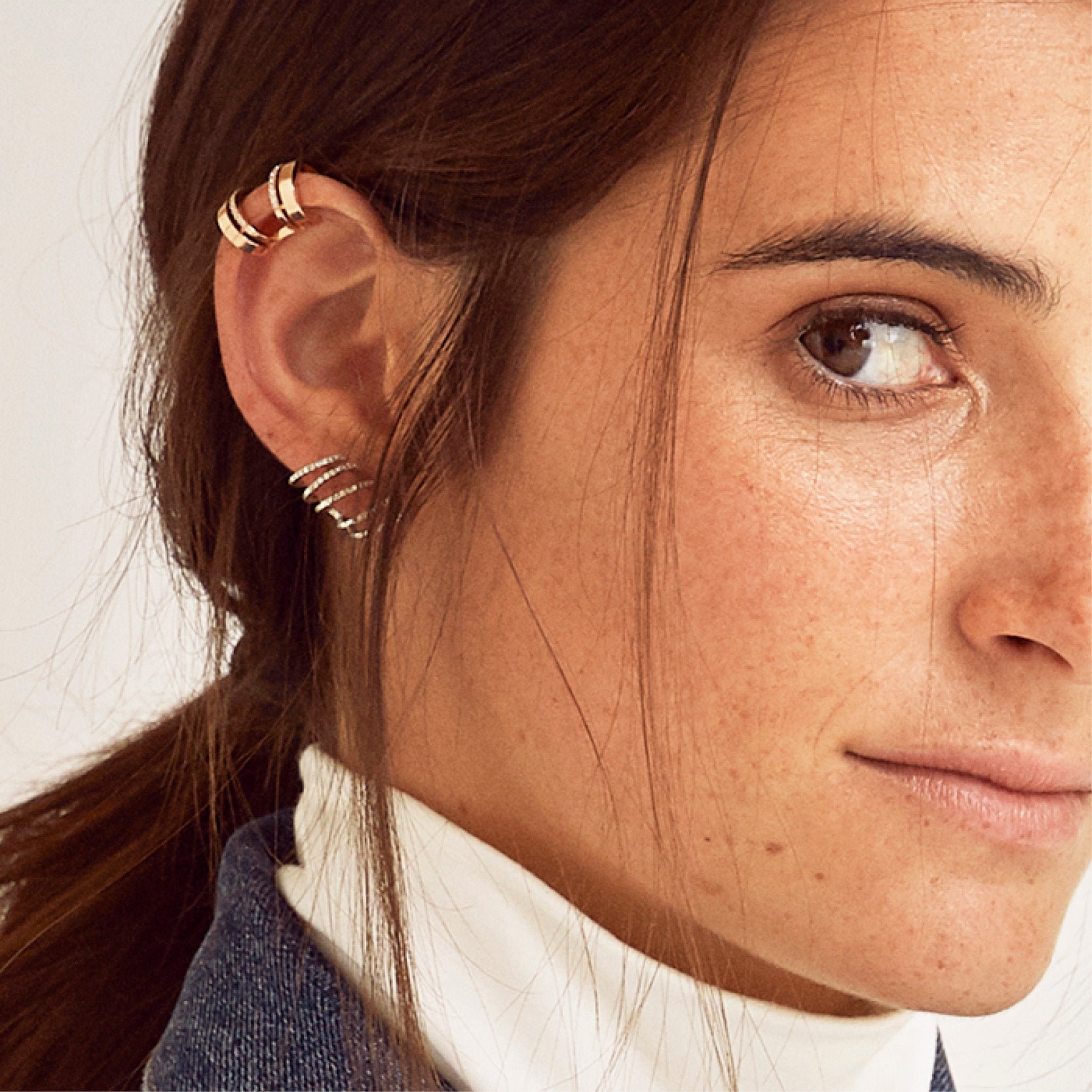 CRAWLER SHEWEL EARRING