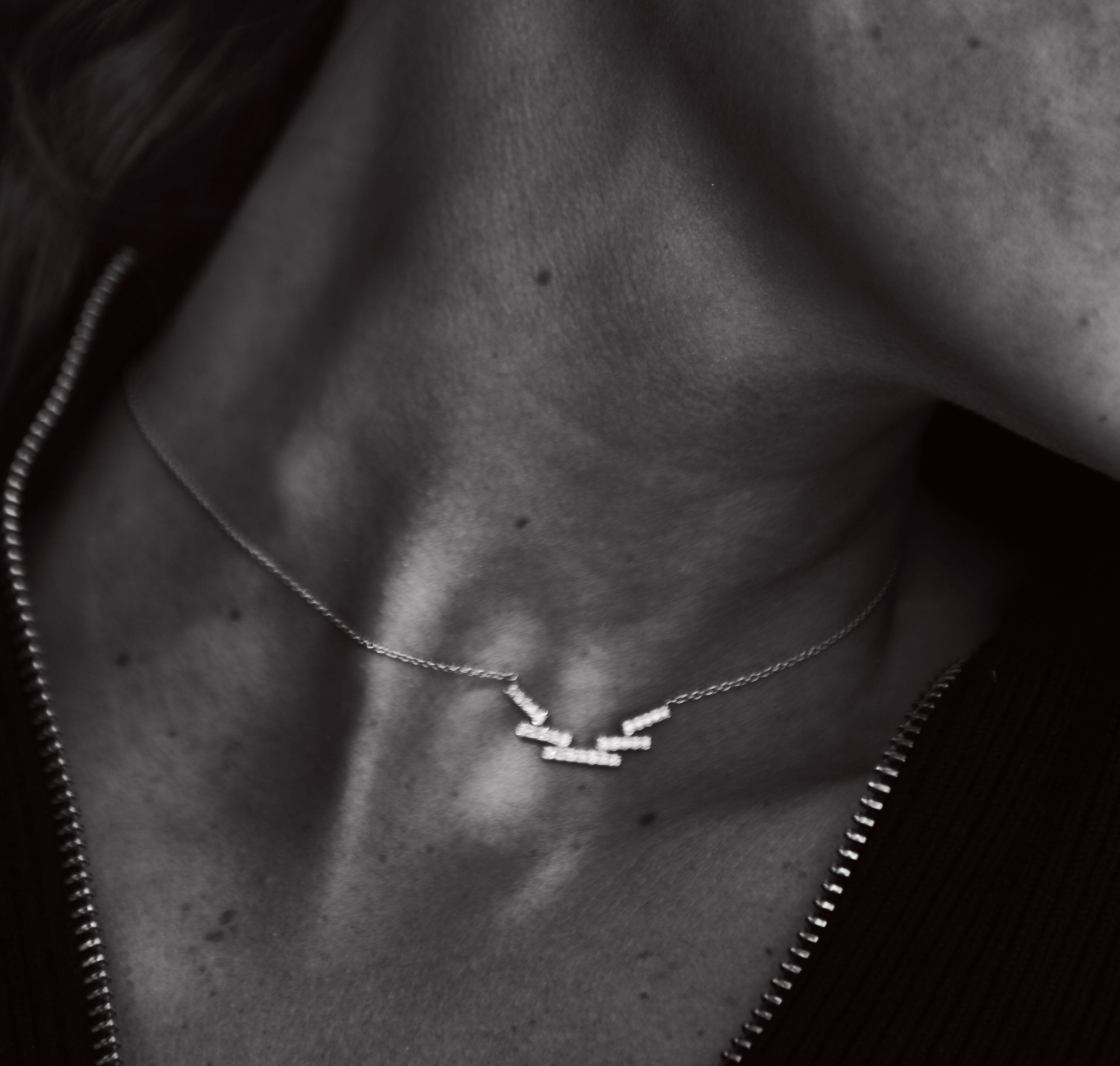 COLLAR SKYLINE WINGS