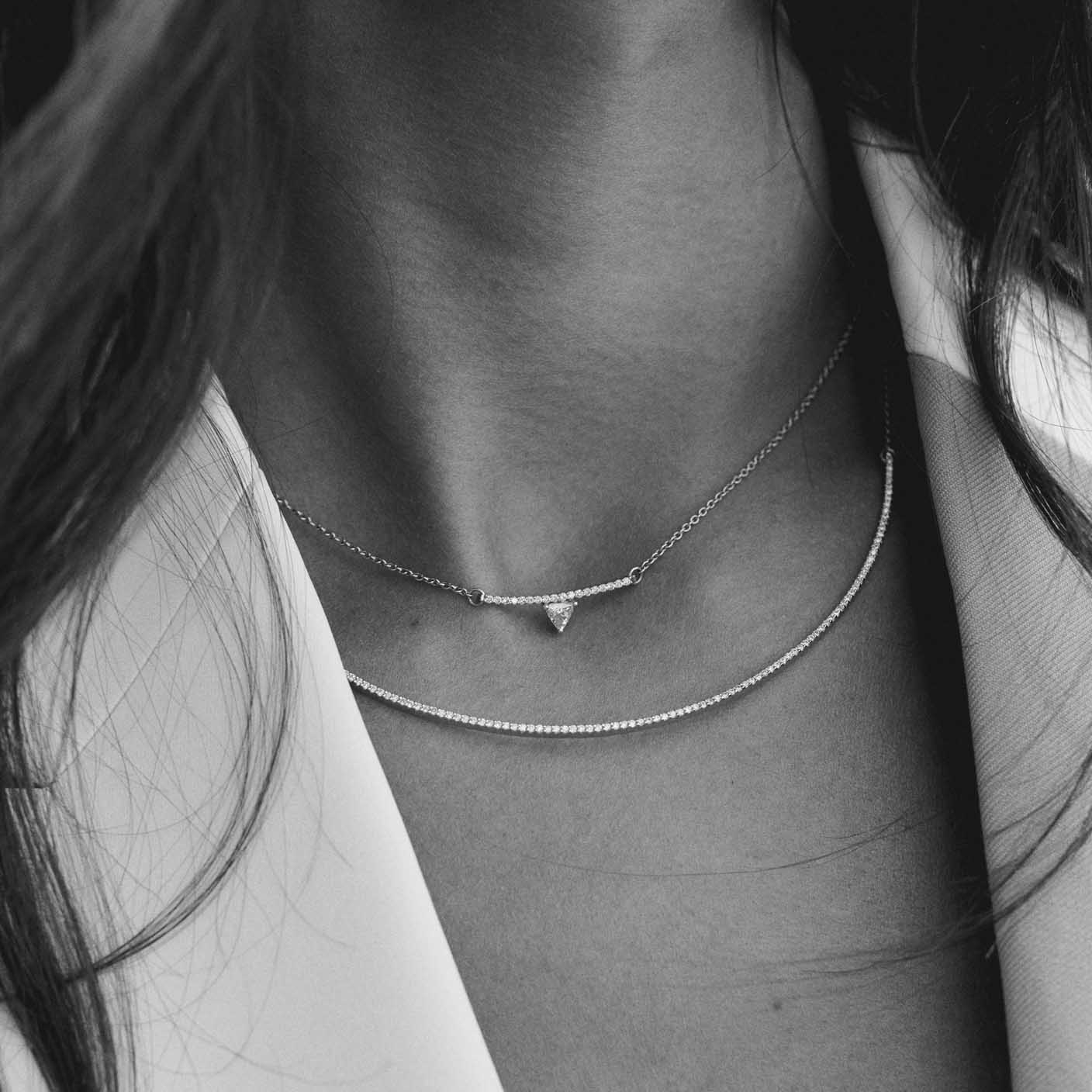 SHEWEL CURVE NECKLACE