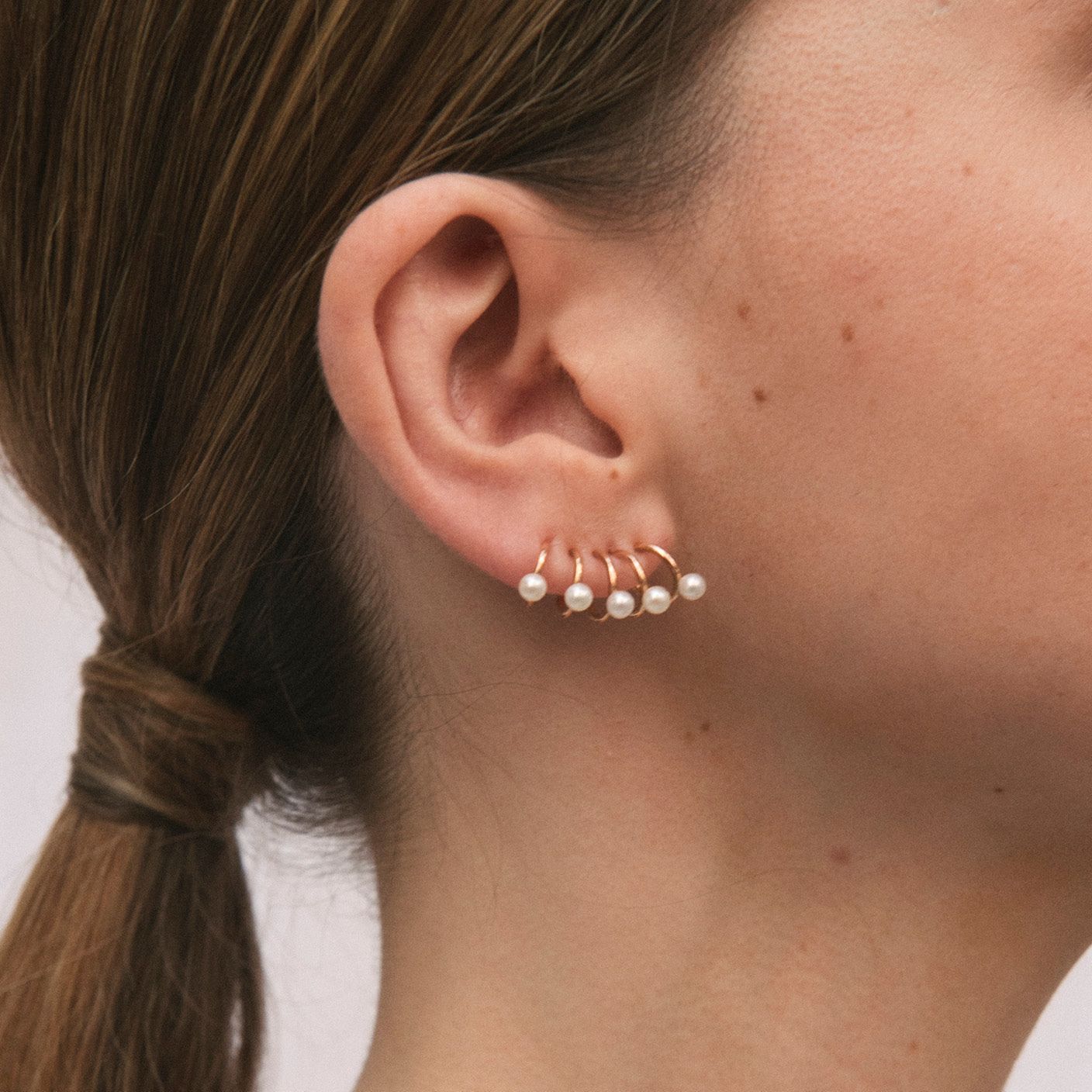 5 PEARL HOOP EARRINGS